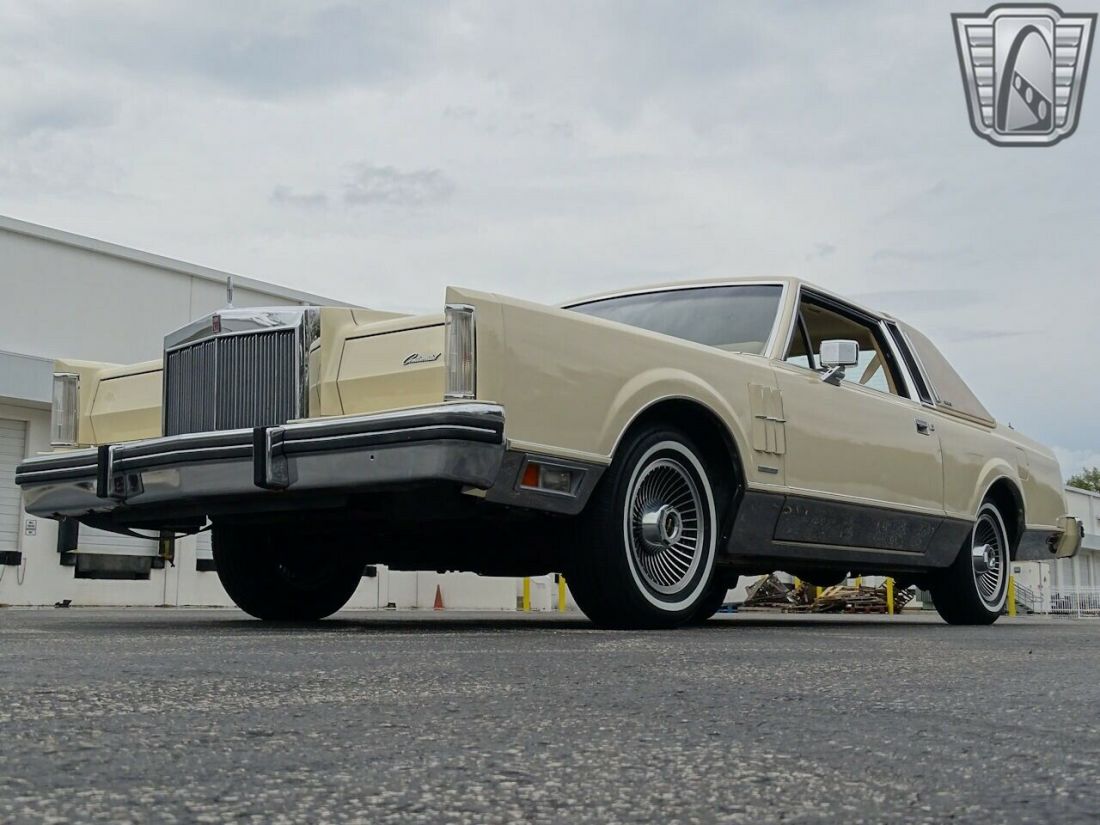 1983 Lincoln Continental Mark VI - photo 8