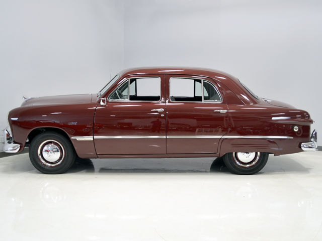 1949 Ford Custom Deluxe - photo 2
