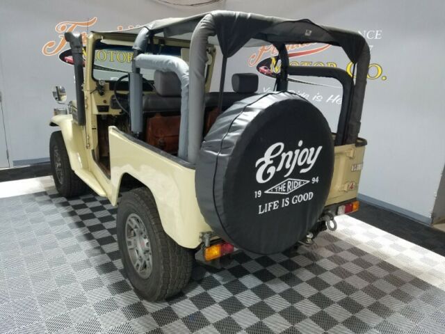 1983 Toyota Land Cruiser FJ40 - photo 4