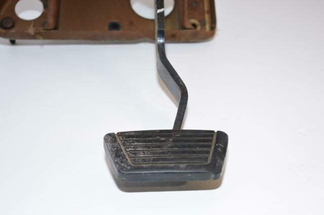 1981-1983 DATSUN 280ZX FAIRLADY Z S130 L28E TURBO BRAKE PEDAL AND MOUNT - photo 4