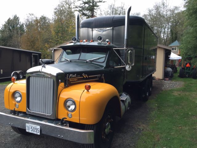 Fruehauf Box with Liftgate 1959 Other Makes Mack B61