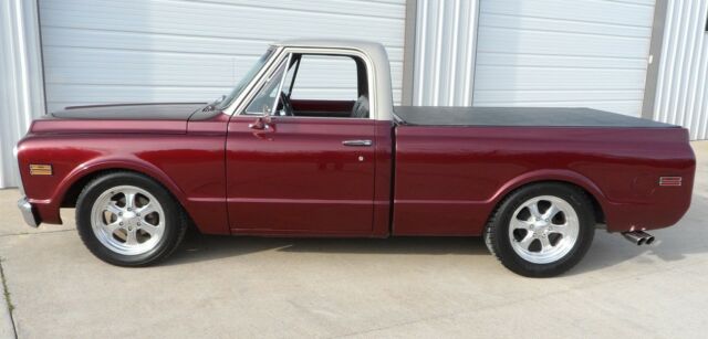 1969 Chevrolet C-10 FUEL INJECTED SHORTBED - photo 2