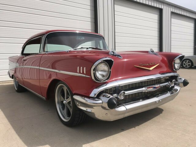 FUEL INJECTION, VINTAGE AC, DAKOTA DIGITAL GAUGES, DISC BRAKES, POWER BRAKES. 1957 Chevrolet Bel Air/150/210 2 DOOR HARDTOP