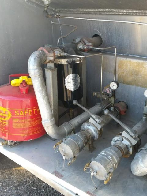 1984 Ford Fuel Truck - photo 6