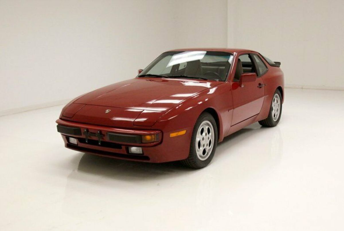 Full Ownership Records/Tan Leather Interior/2.5 Liter Power/5-Speed Manual 1987 Porsche 944 Coupe