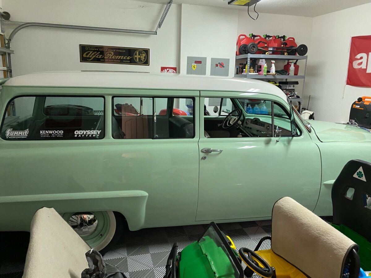 1953 Plymouth Suburban - photo 2