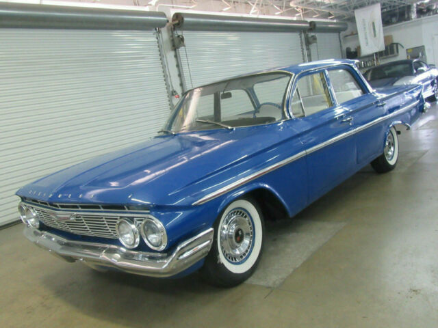 1961 Chevrolet Bel Air/150/210 Sport sedan - photo 2