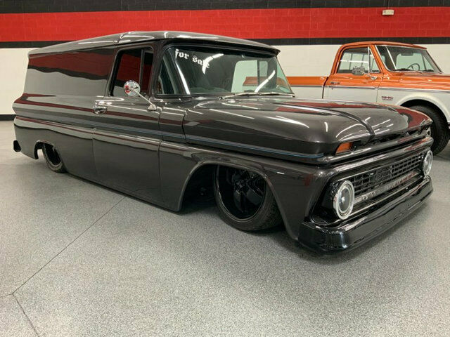 1963 Chevrolet Suburban - photo 2