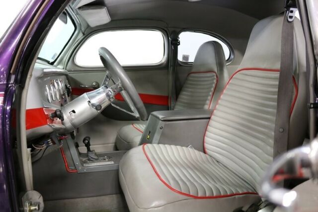 1946 Ford Deluxe Streetrod - photo 5