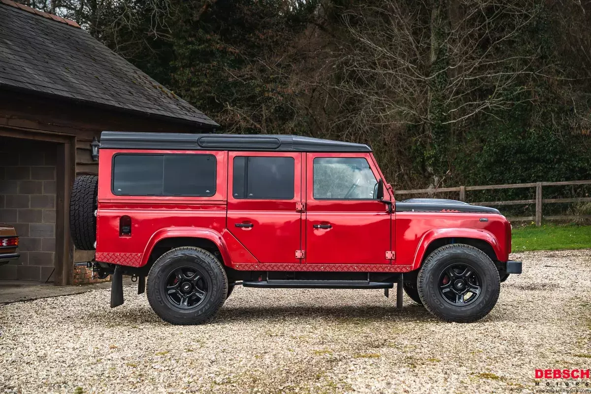 1985 Land Rover 110 3.9L V8 V8 Frame Off Restoration, Automatic, Air-Con