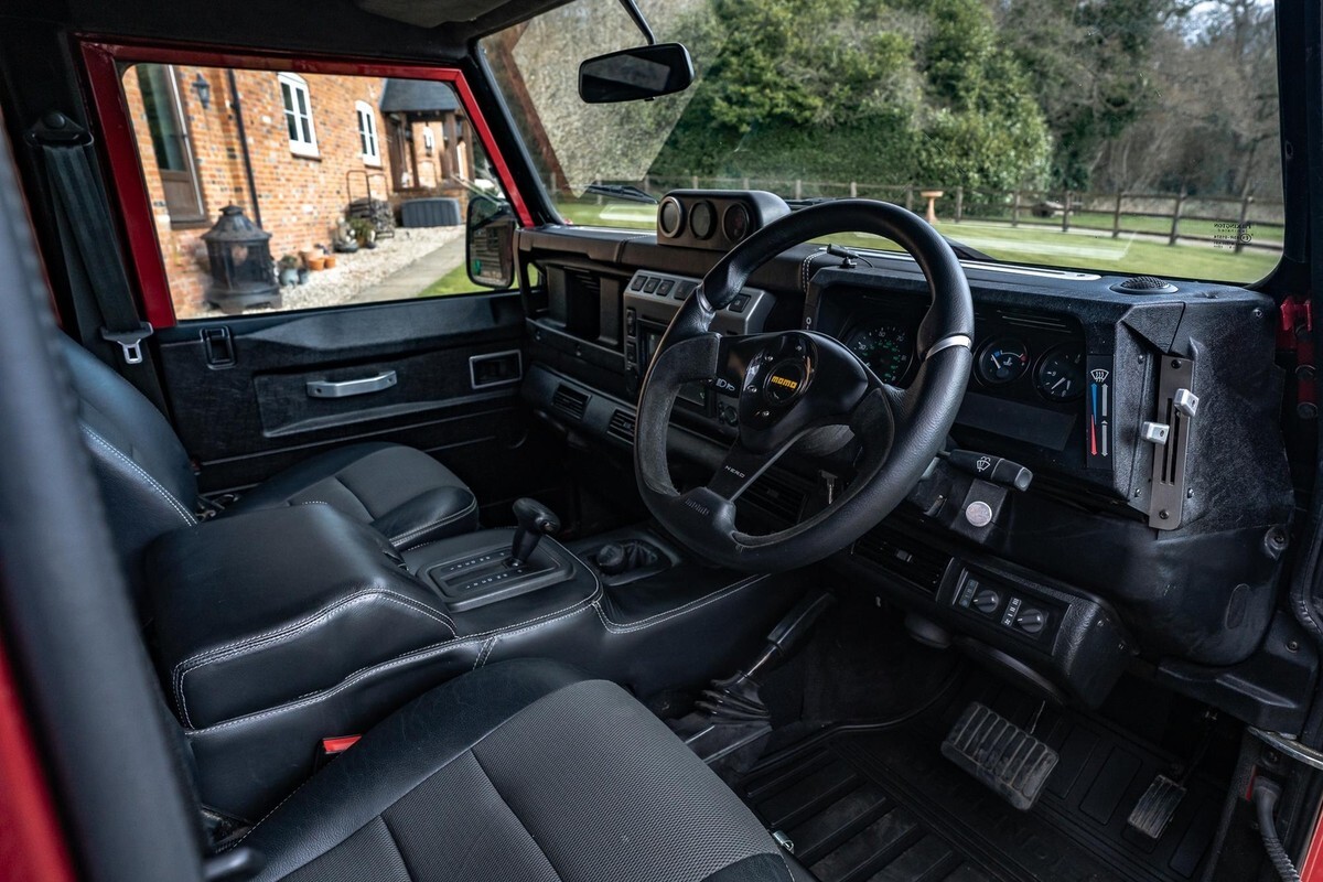 1985 Land Rover 110 3.9L V8 V8 Frame Off Restoration, Automatic, Air-Con - photo 13