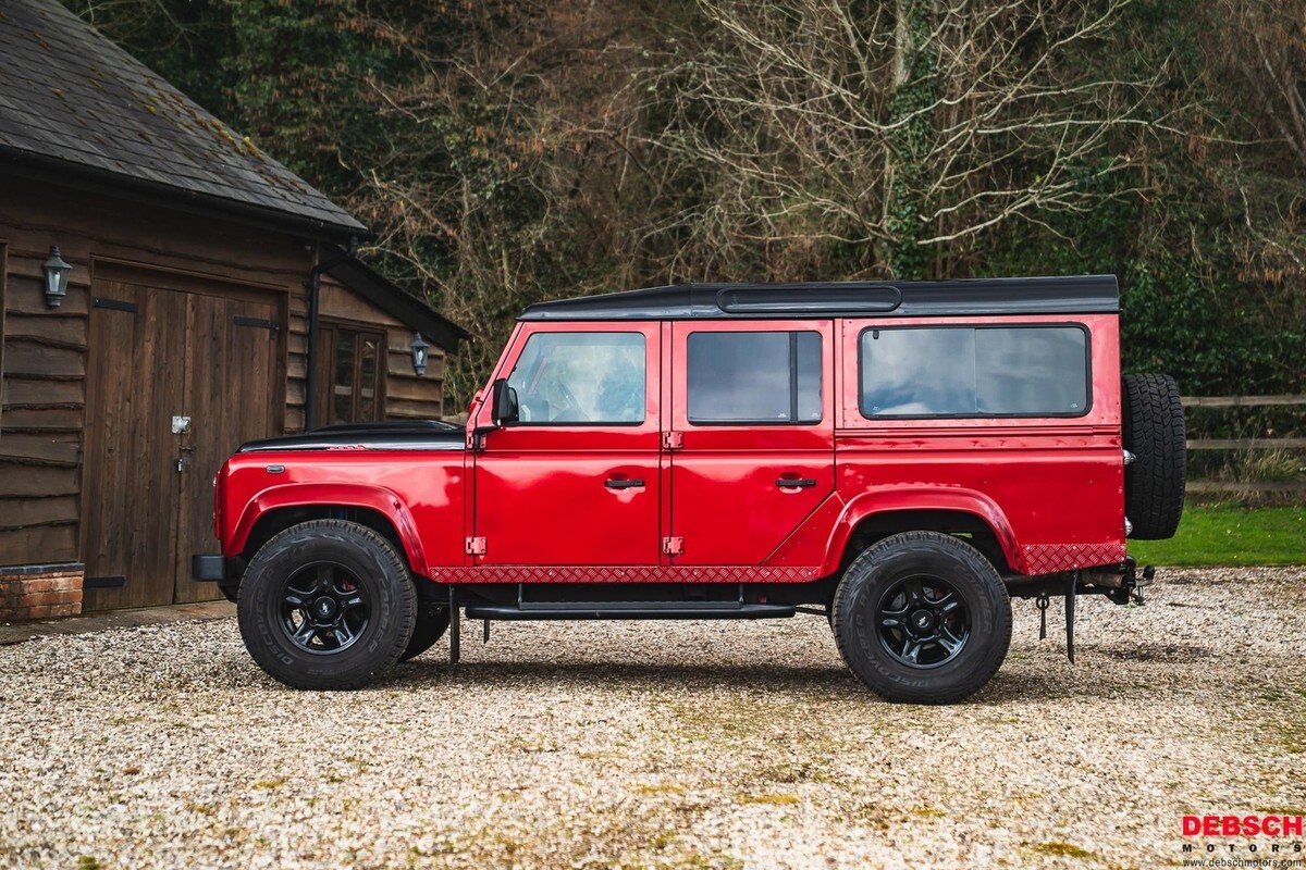 1985 Land Rover 110 3.9L V8 V8 Frame Off Restoration, Automatic, Air-Con - photo 3