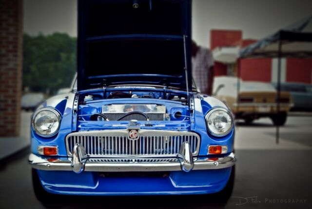 FULLY RESTORED 1964 MG MGB ROADSTER 1964 MG MGB ROADSTER