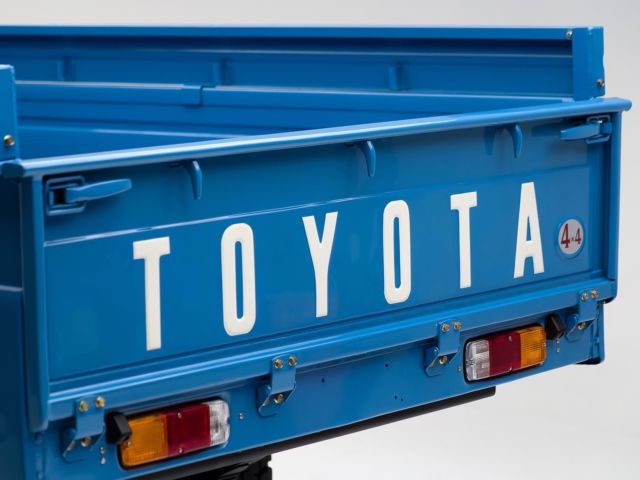 1974 Toyota Land Cruiser FJ45 Pick up - photo 12