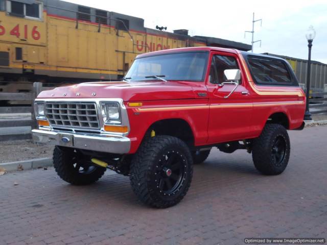 Fully restored 1978 Bronco, 429 v8 4 speed, vintage heat & AC, lifted on 35's! 1978 Ford Bronco XLT