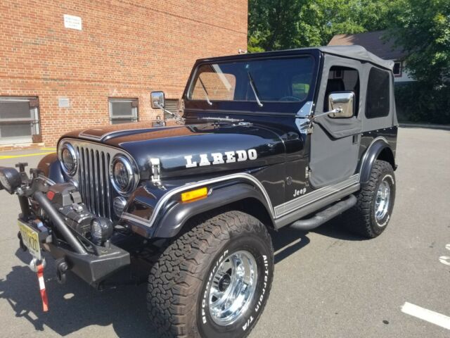 Fully Restored Jeep CJ7 with V8 1981 Jeep CJ Laredo