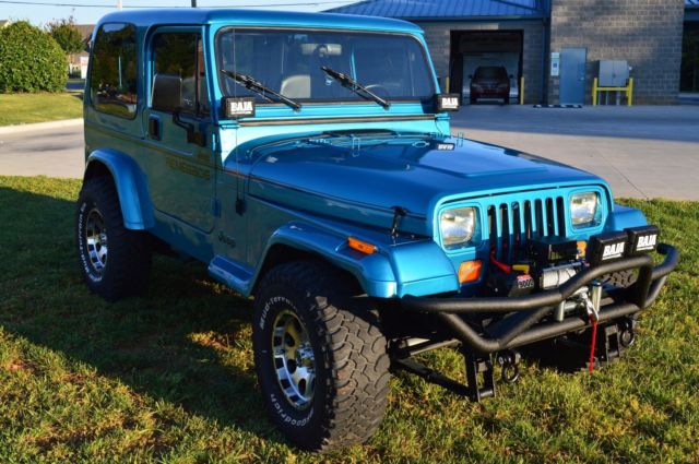 Fully Restored Jeep Wrangler Renegade, YJ All new components look very nice !! 1994 Jeep Wrangler Renegade