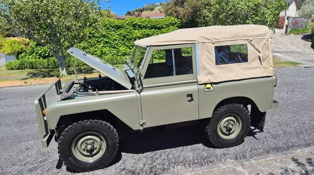 Fully restored Landrover Series 2a. Ex NZ Army Skippy 1971 Land Rover Defender