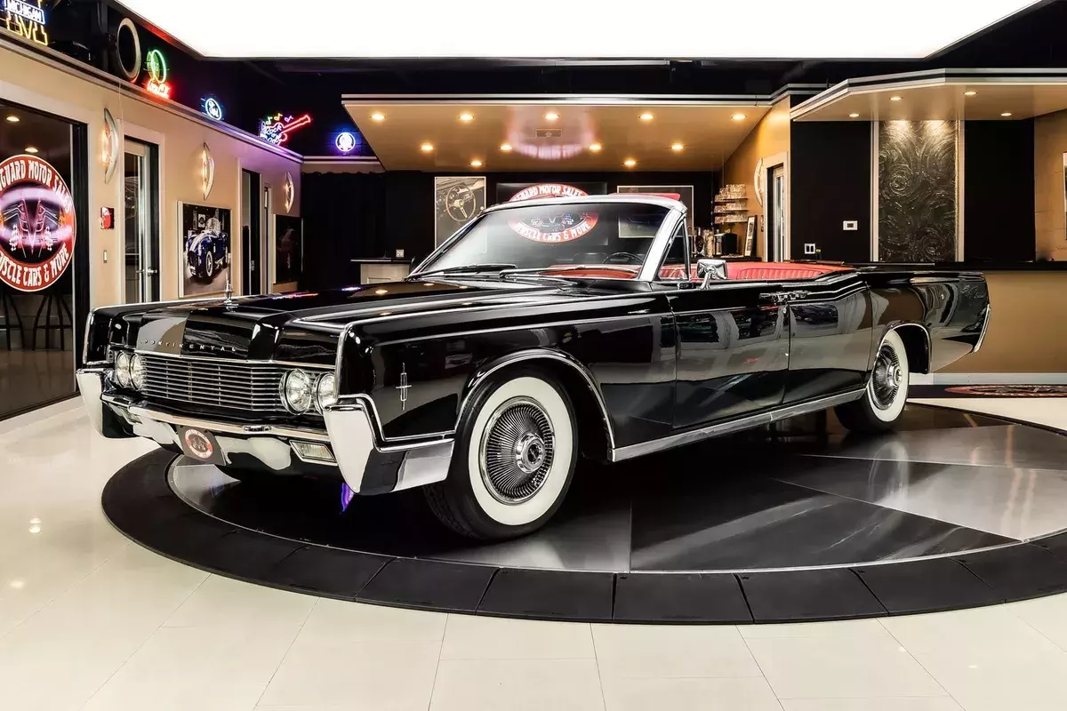 Fully Restored! Lincoln 462ci V8, Automatic, PS, PB, A/C, Suicide Doors, Pwr Top 1966 Lincoln Continental Convertible