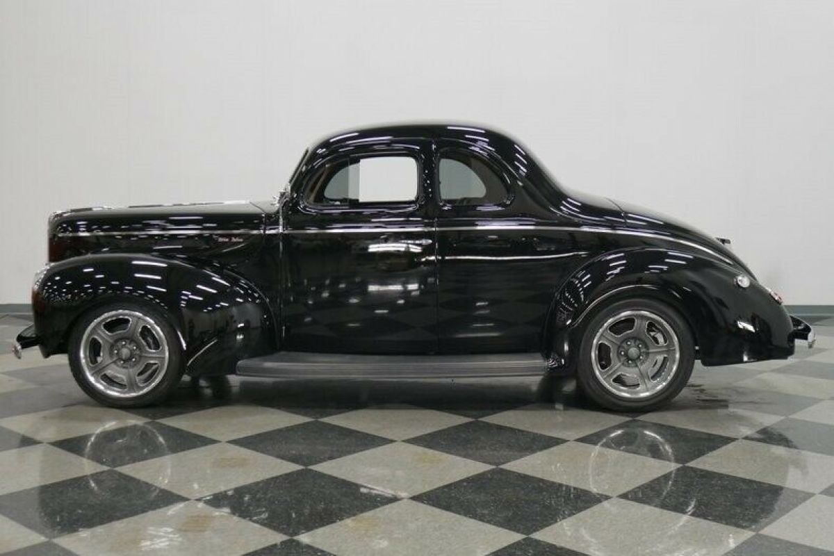 1940 Ford Deluxe Business Coupe Restomod - photo 8