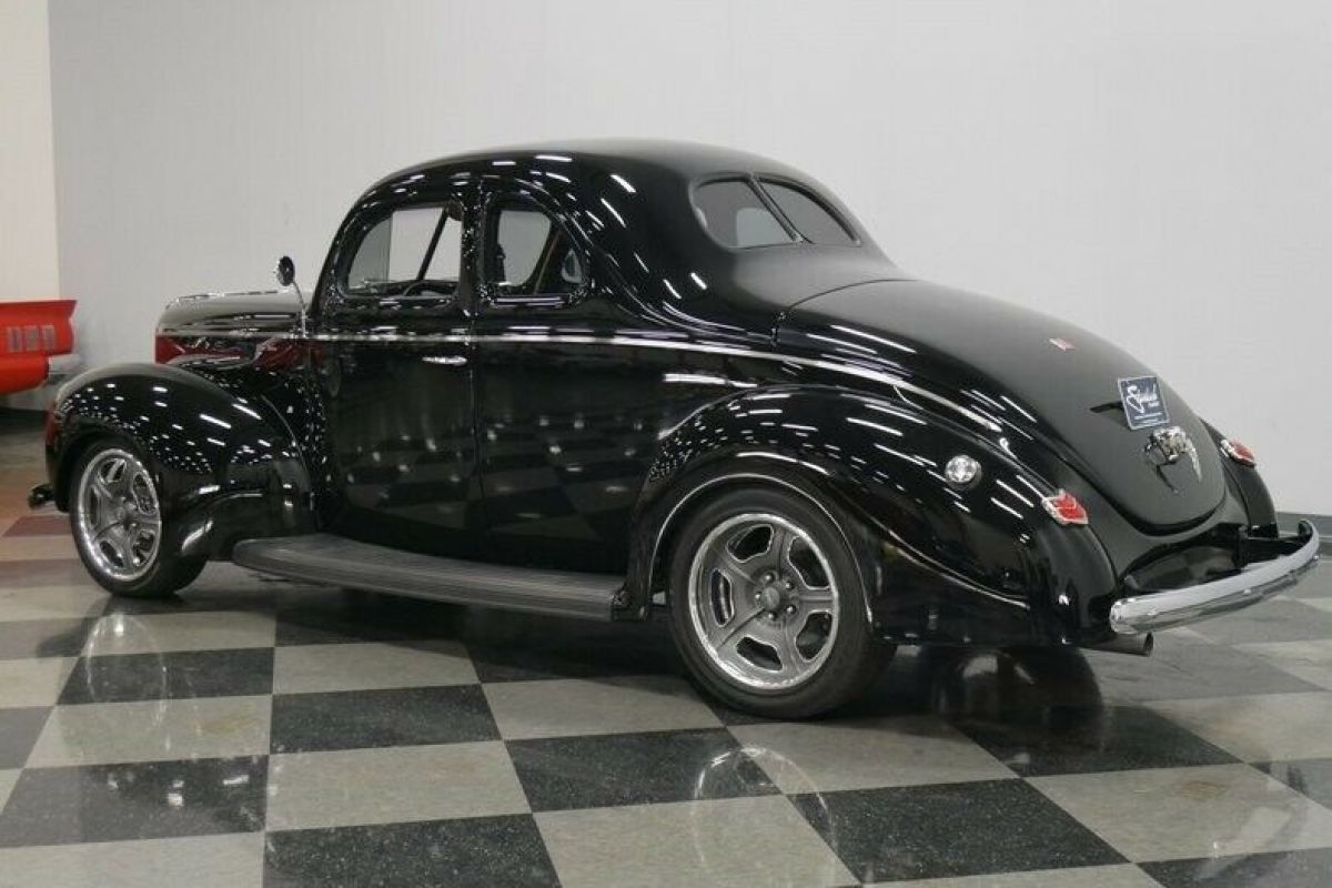 1940 Ford Deluxe Business Coupe Restomod - photo 9