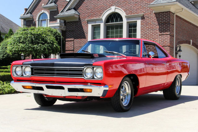 Fully Restored Rare M-Code! 440 Six Pack, Hemi 4-Speed, Dana 60 Sure-Grip, Nice! 1969 Plymouth Road Runner M-Code A12