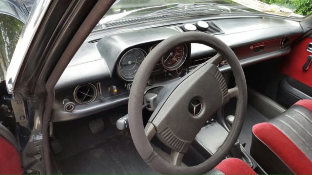 1976 Mercedes-Benz 200-Series - photo 11