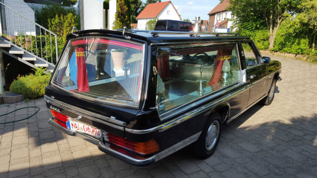 1976 Mercedes-Benz 200-Series - photo 3