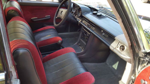 1976 Mercedes-Benz 200-Series - photo 8