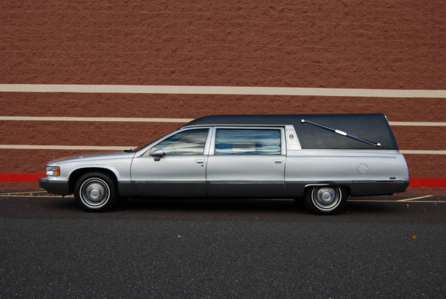 Funeral Hearse Cadillac Fleetwood Silver, Black Vinyl Top, Clean Garage Kept 1994 Cadillac Fleetwood Hearse