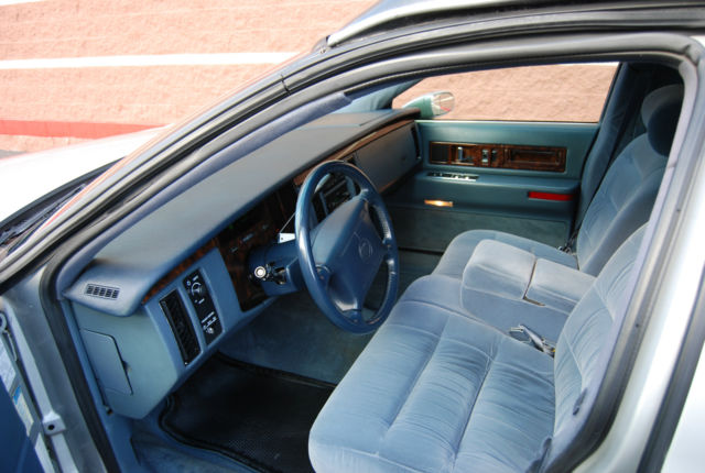 1994 Cadillac Fleetwood Hearse - photo 10