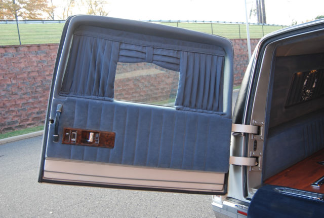 1994 Cadillac Fleetwood Hearse - photo 7