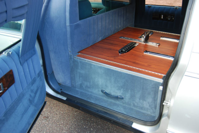 1994 Cadillac Fleetwood Hearse - photo 8