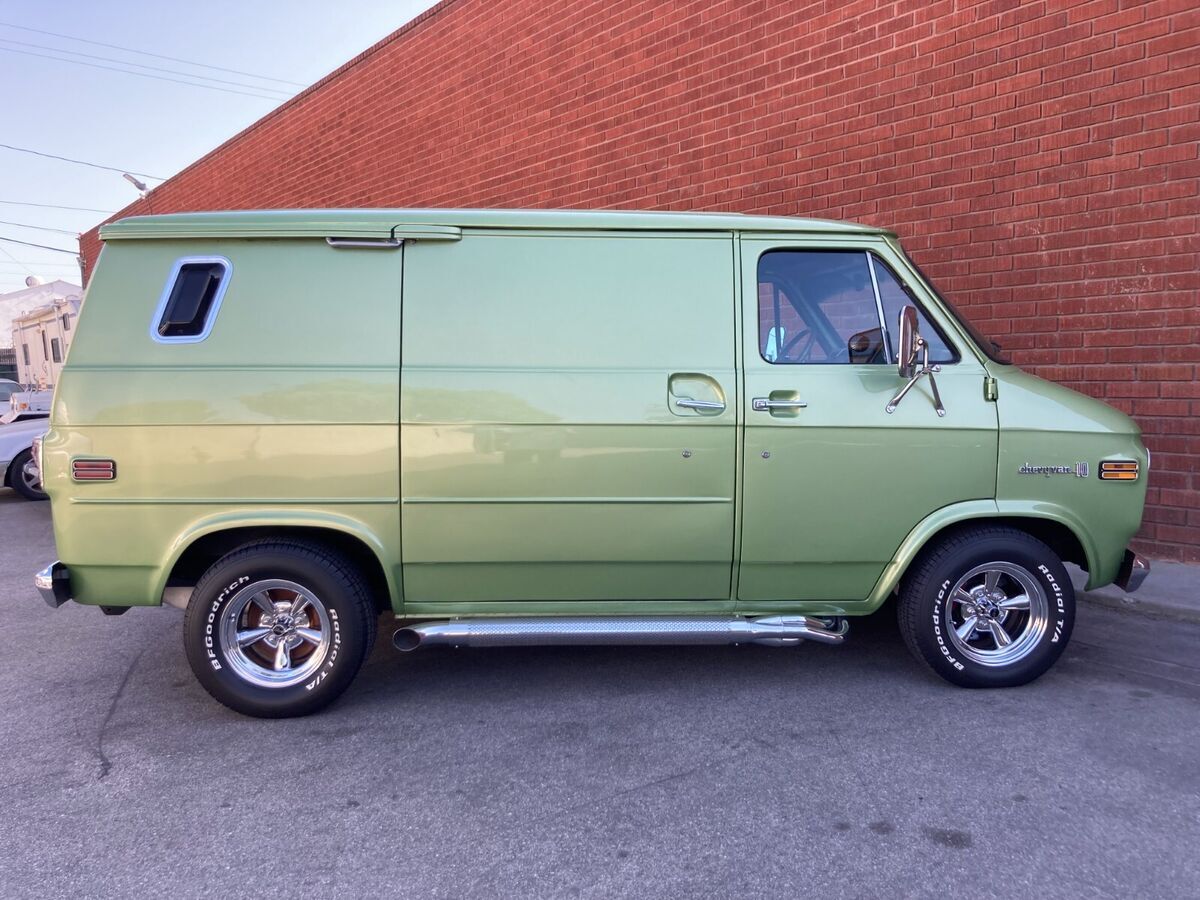 1977 Chevrolet G10 Van - photo 3