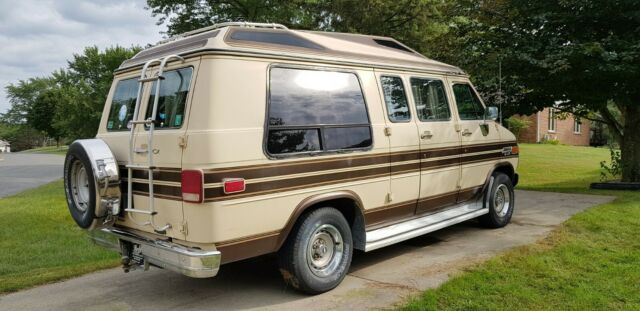 1987 Chevrolet G20 Van - photo 2