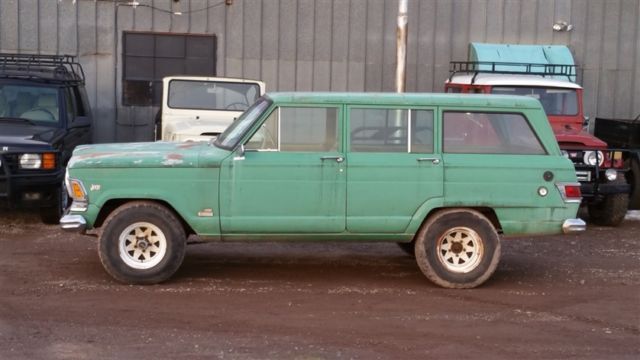 GARAGE FIND 1971 JEEP WAGONEER 4 DOOR WAGON 4X4 W/AMC V8 AUTO LOW MILES CLEAN 1971 Jeep Wagoneer