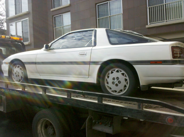 GARAGE KEPT CLASSIC 1989 TOYOTA SUPRA. WHITE w/ TARGA TOP. 155K MILES. 1989 Toyota Supra