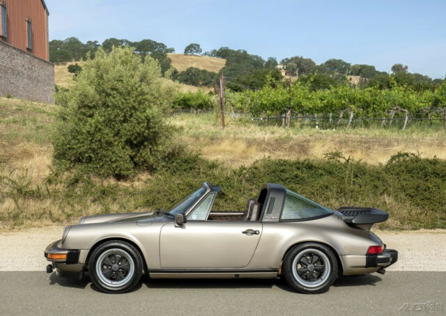 1982 Porsche 911 SC Targa - photo 2