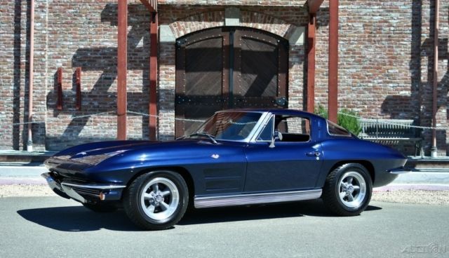 1963 Chevrolet Corvette MIDNIGHT BLUE '63 STINGRAY SPLIT-WINDOW - photo 2