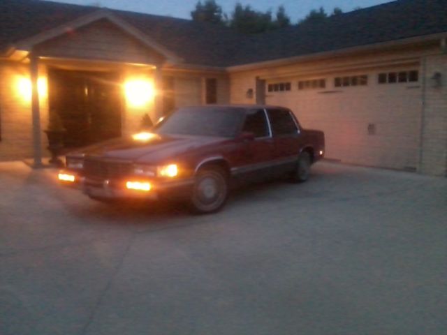 1991 Cadillac DeVille 4 Door - photo 2