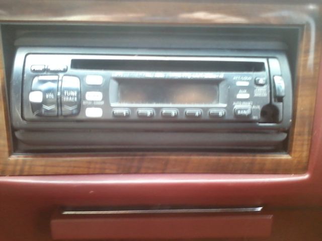 1991 Cadillac DeVille 4 Door - photo 7