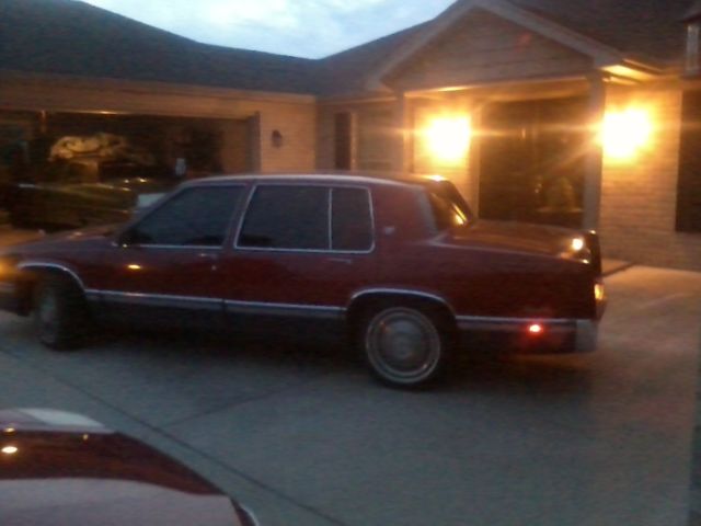 1991 Cadillac DeVille 4 Door - photo 9