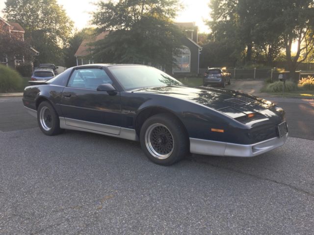 1987 Pontiac Trans Am GARAGED LOW MILES ONE OWNER WS6 T-TOPS - photo 4