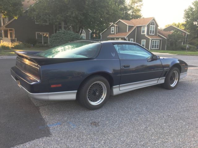1987 Pontiac Trans Am GARAGED LOW MILES ONE OWNER WS6 T-TOPS - photo 6