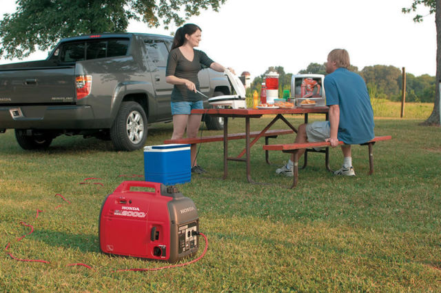 EU2000i Honda Generator 2000 WATTS with free cover - photo 3