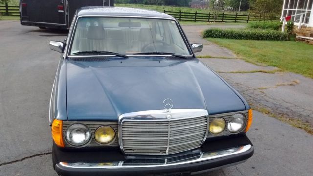 1984 Mercedes-Benz 300-Series 123D - photo 4