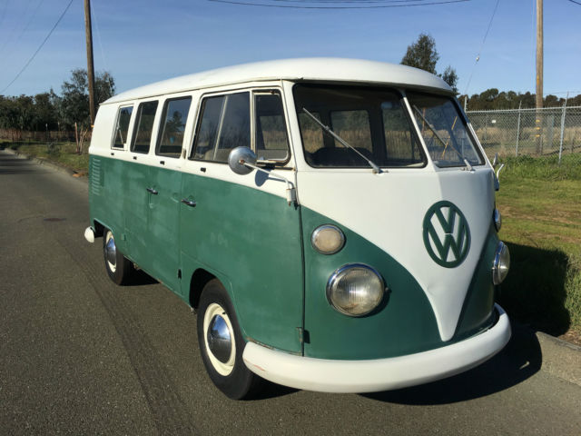 1967 Volkswagen Bus/Vanagon 5 Door Standard Microbus 2 Tone Paint - photo 2