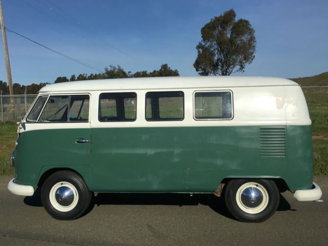 1967 Volkswagen Bus/Vanagon 5 Door Standard Microbus 2 Tone Paint - photo 3