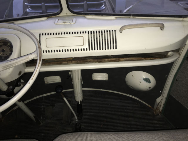 1967 Volkswagen Bus/Vanagon 5 Door Standard Microbus 2 Tone Paint - photo 9