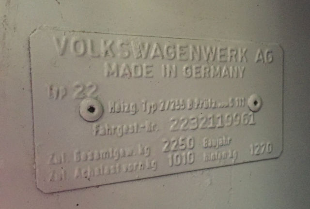 1973 Volkswagen Bus/Vanagon GERMAN KOMBI 8 WINDOW 4-DOOR AIR-COOLED - photo 12